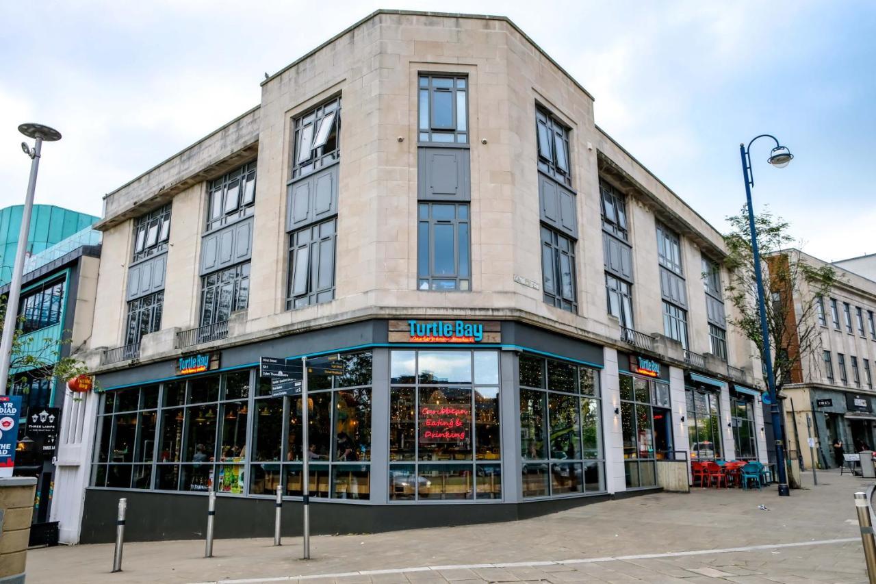 Cwtsh Hostel 스완지 외부 사진 Turtle Bay, Bath