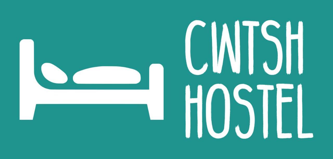 Cwtsh Hostel 스완지 외부 사진 CWT hosts logo