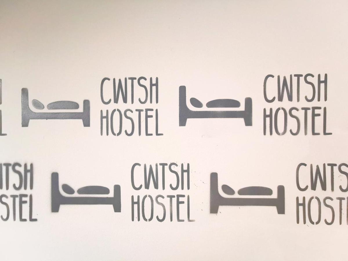 Cwtsh Hostel 스완지 외부 사진 CWTSH Hostel Logo